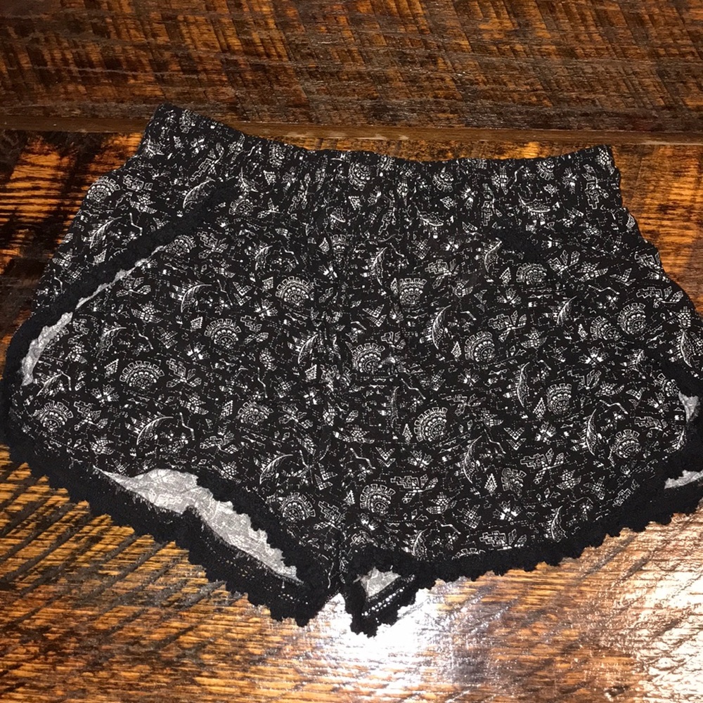 Aeropostale flowy shorts
